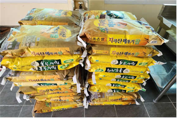 철암 약사사, 이웃돕기 쌀 10㎏ 40포 후원 이미지 1