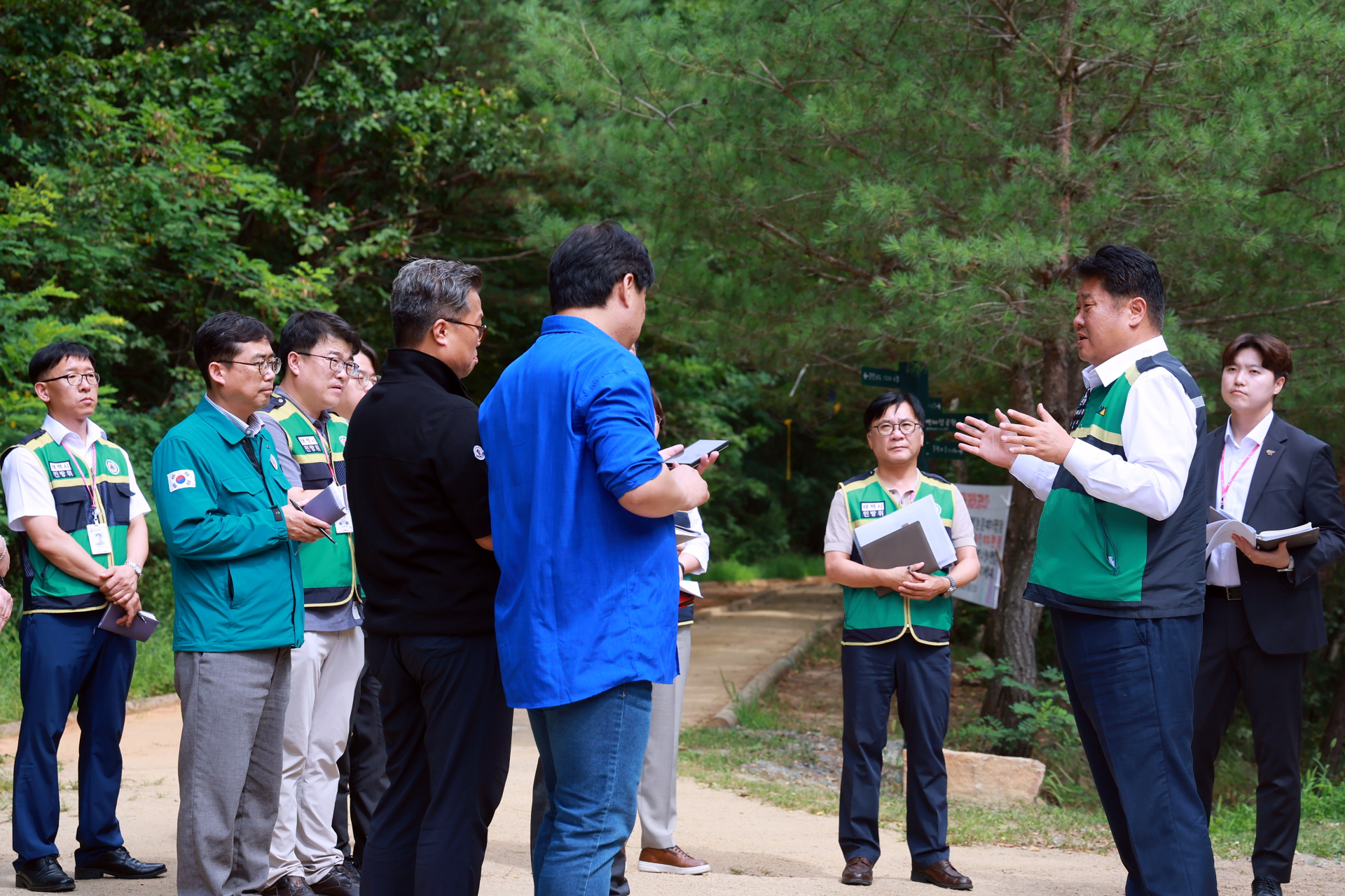 태백시, 지지리골 맨발걷기 숲길 현장 점검 이미지 1
