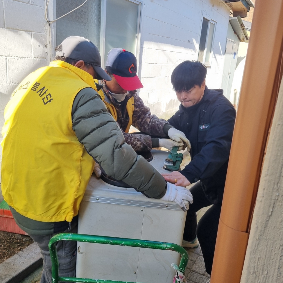 태백산봉사단, 문곡소도동 주거취약계층
보일러 교체 봉사활동 실시 이미지 1